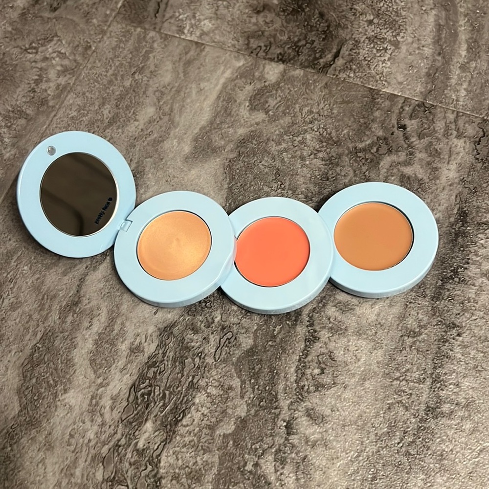 ALLEYOOP Stack The Odds Blush, Bronzer, and Highlighter Compact in Sunkissed